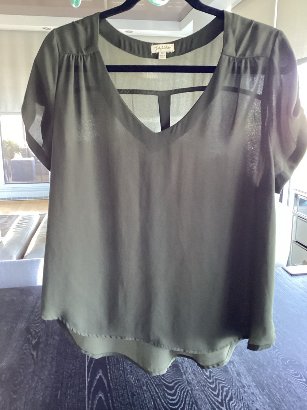 Lily White Olive Green V-Neck Short Sleeve Blouse .NWOT